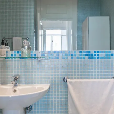 Fantastic Family In Estrela *